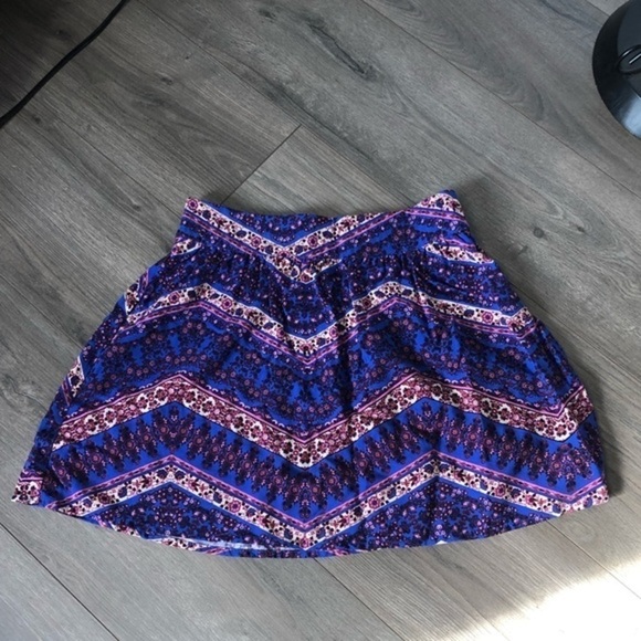 Forever21 Floral Chevron Elastic Waistband Soft Comfy Miniskirt Size M - Picture 1 of 6
